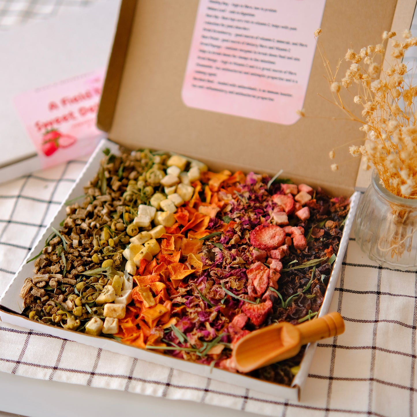 A Field of Sweet Delights | Foraging Box (NEW)