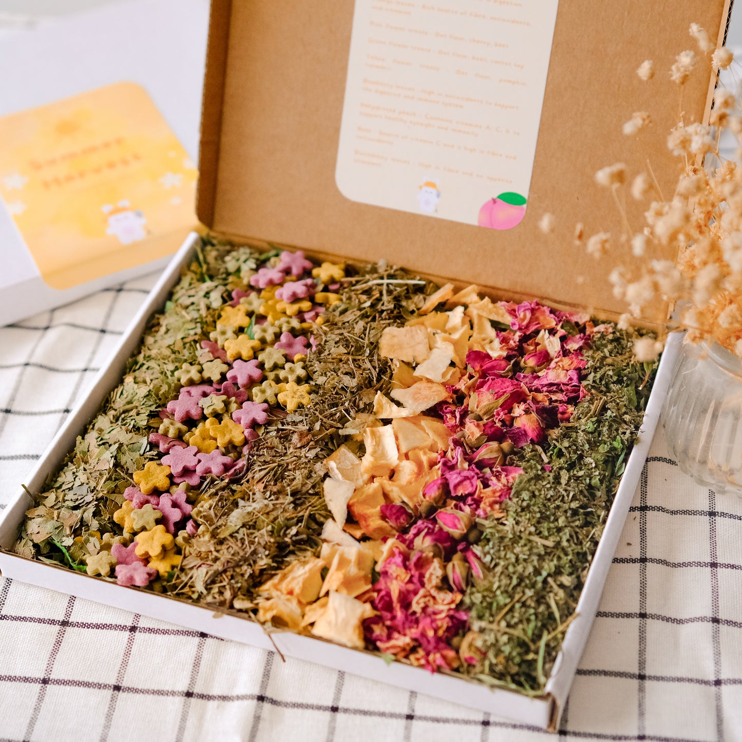 Summer Harvest | Foraging Box (NEW) *dehydrated peaches are replaced with dehydrated apples*