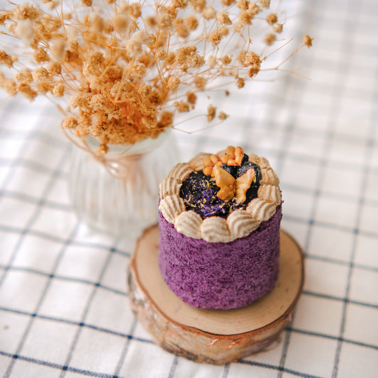 Mini Butterfly Berry Cake (*ONLY taking orders for birthdays on Nov 29th and onwards*)